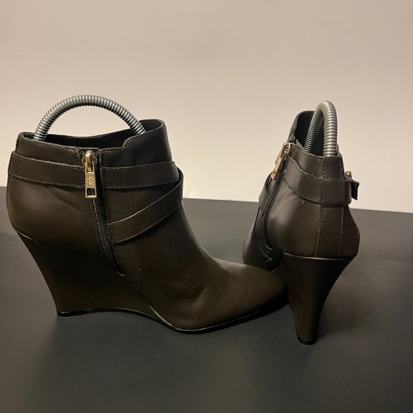ANN TAYLOR BIRGITTE WEDGE BOOTIE - Picture 3 of 4